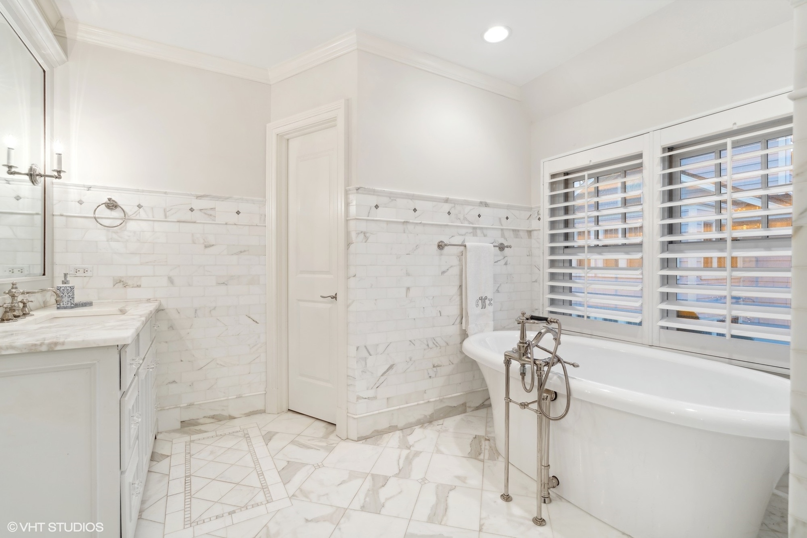 527 Abbotsford Road Kenilworth, IL 60043 - Photo 14 of 35 Gallery Image 14