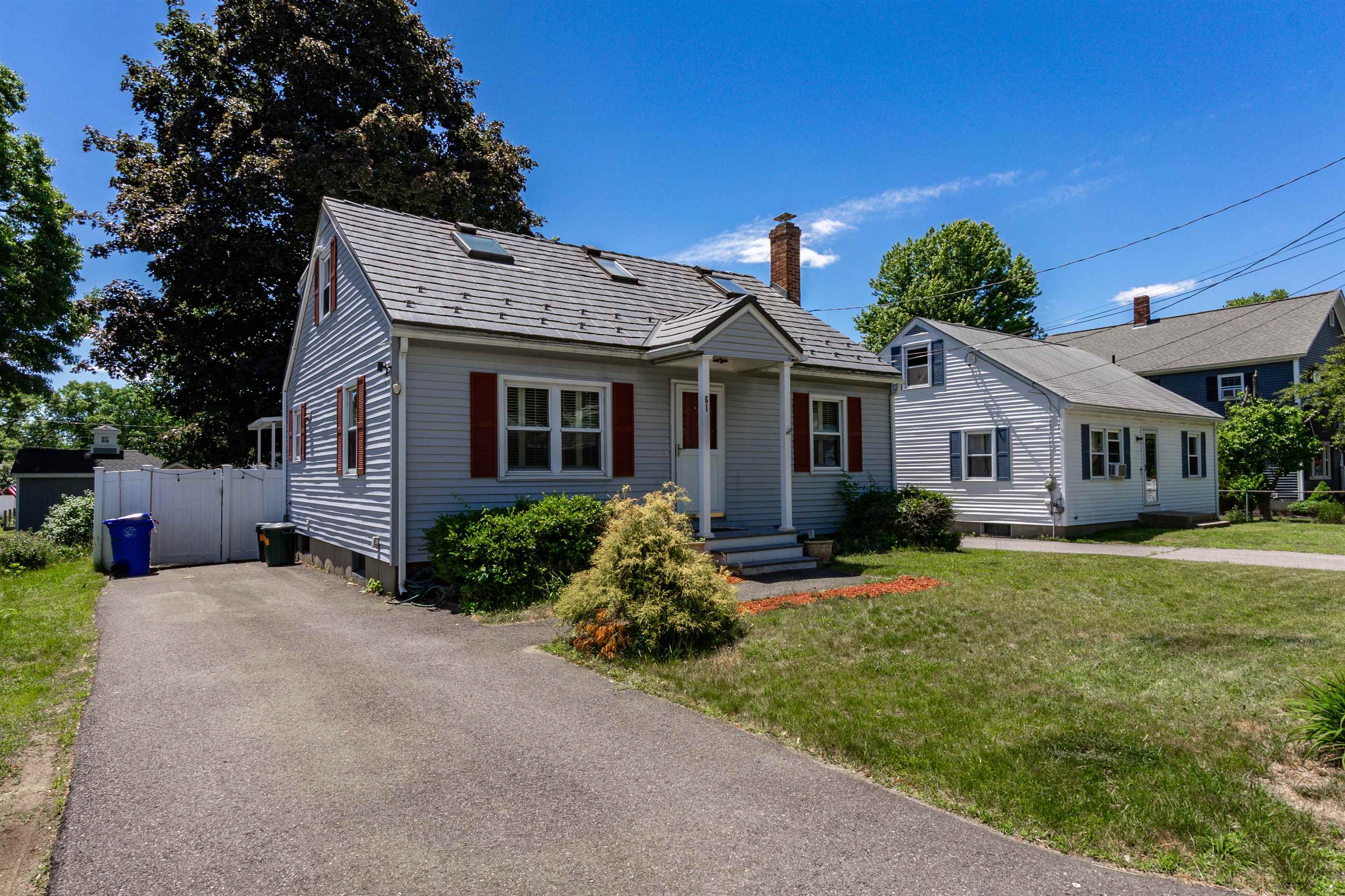 61 President Road Manchester, NH 03103 - Photo 4 of 50