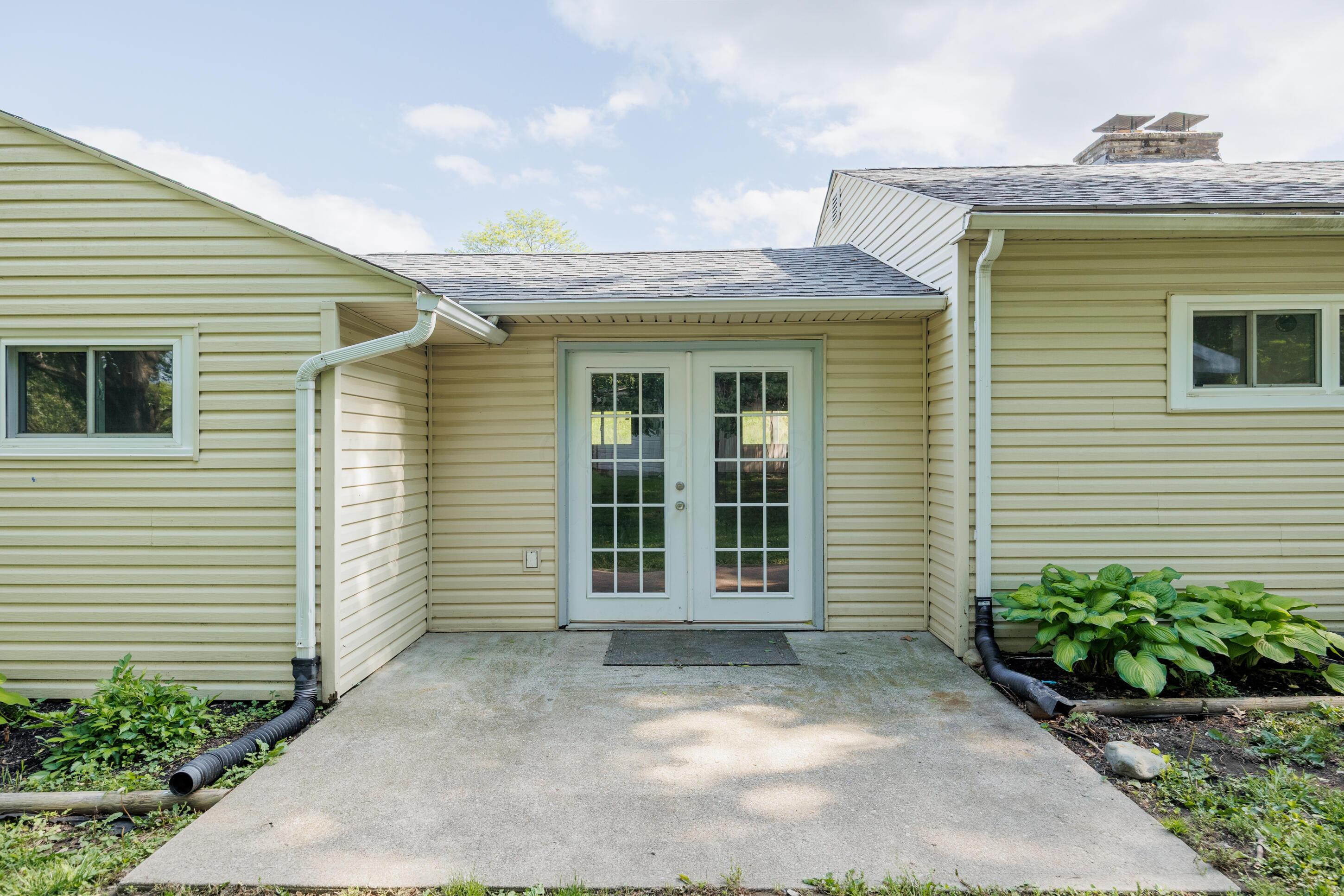 1366 Dyer Road Grove City, OH 43123 - Photo 31 of 49 Backdoor