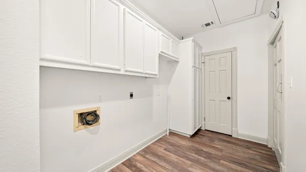 $695,000 | 2205 South US Highway 77, Giddings, TX 78942