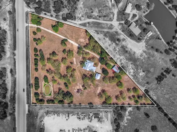 $695,000 | 2205 South US Highway 77, Giddings, TX 78942