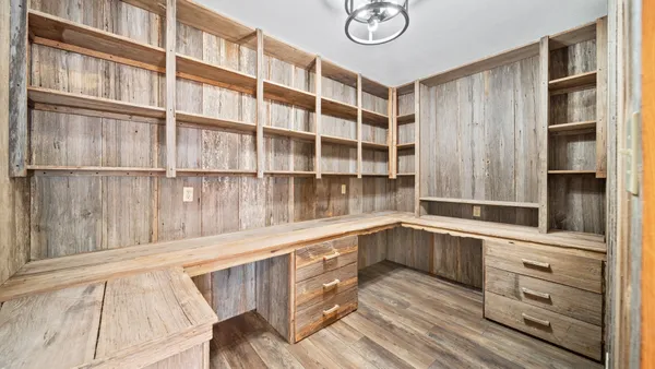 $695,000 | 2205 South US Highway 77, Giddings, TX 78942