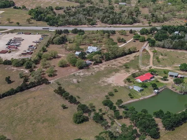 $695,000 | 2205 South US Highway 77, Giddings, TX 78942