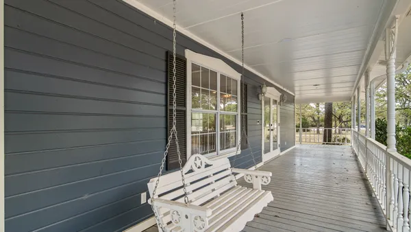 $695,000 | 2205 South US Highway 77, Giddings, TX 78942