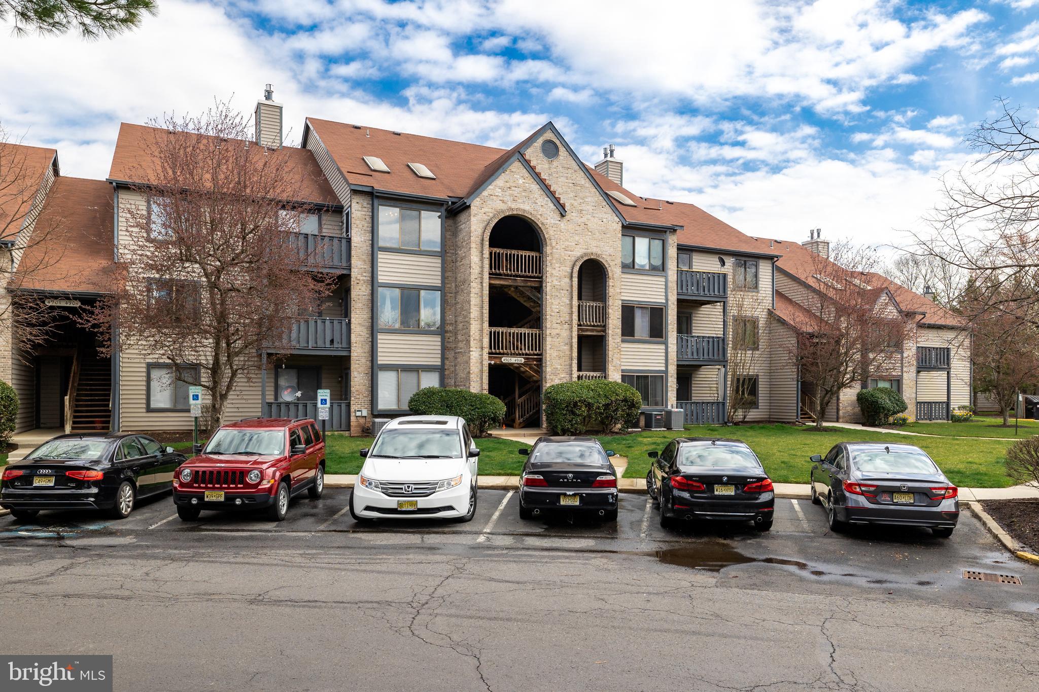 4913C Dunbarton Road Mount Laurel, NJ 08054 - Photo 2 of 23 Parking