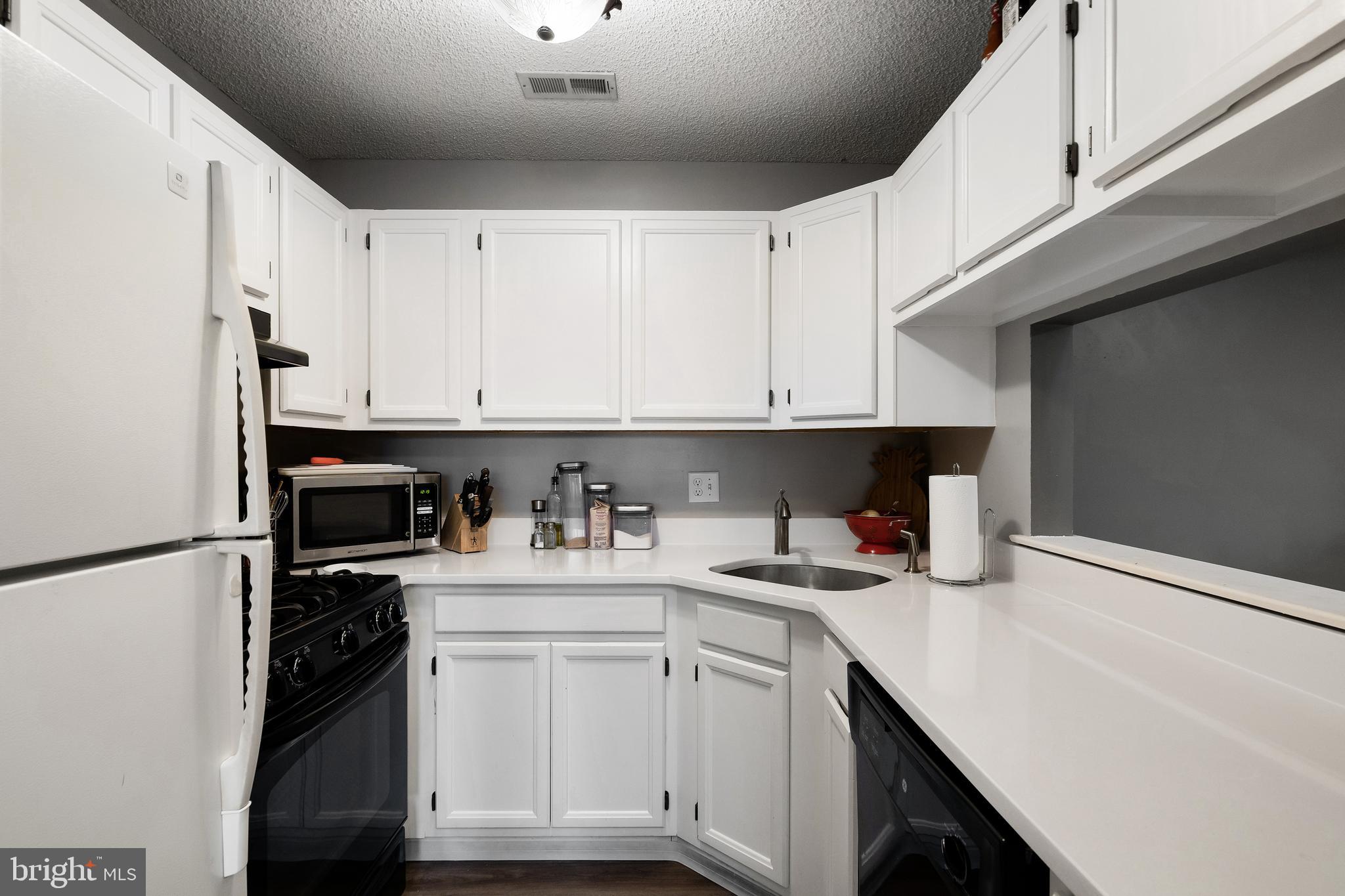 4913C Dunbarton Road Mount Laurel, NJ 08054 - Photo 12 of 23 Kitchen