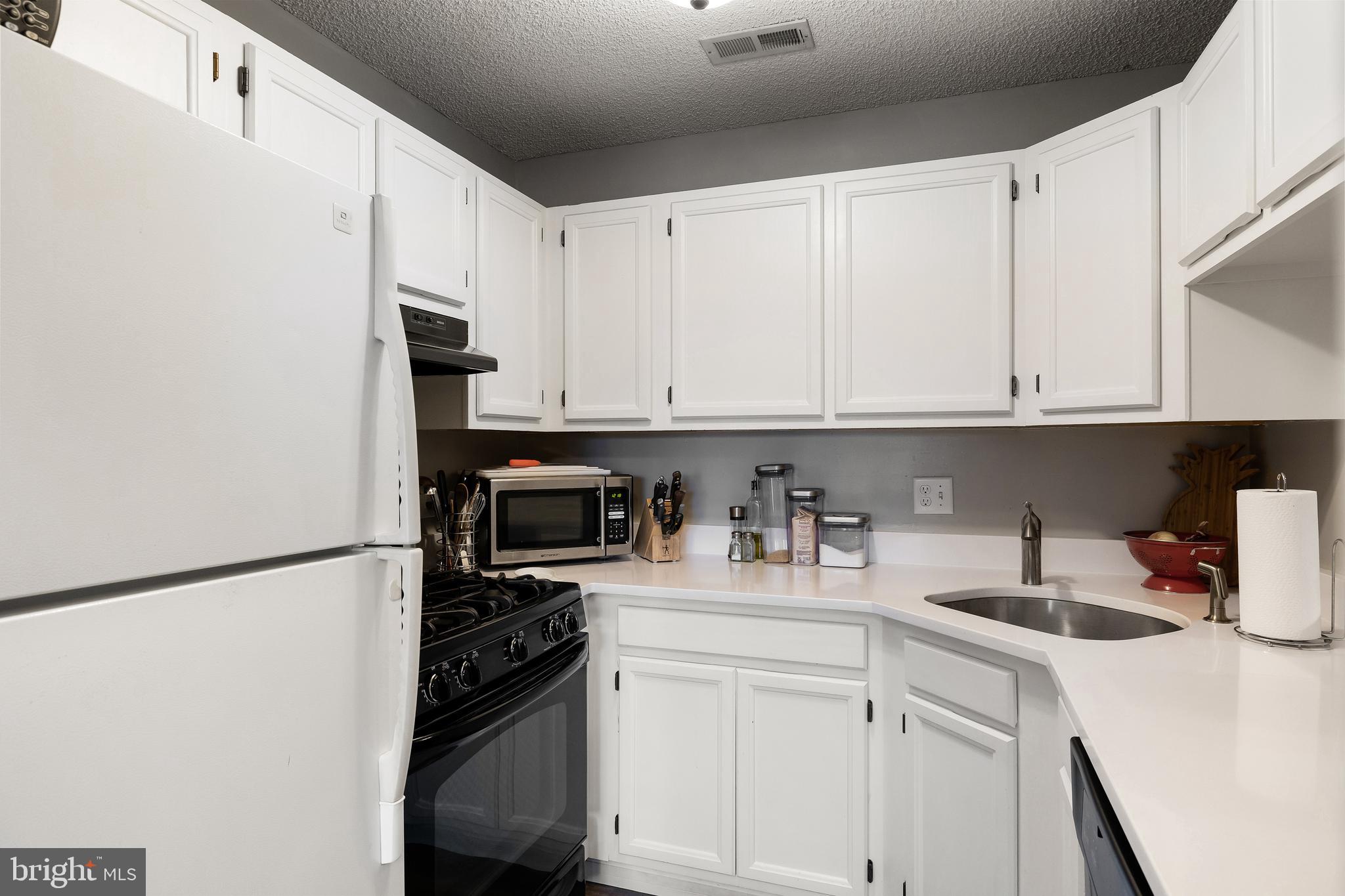 4913C Dunbarton Road Mount Laurel, NJ 08054 - Photo 13 of 23 Kitchen
