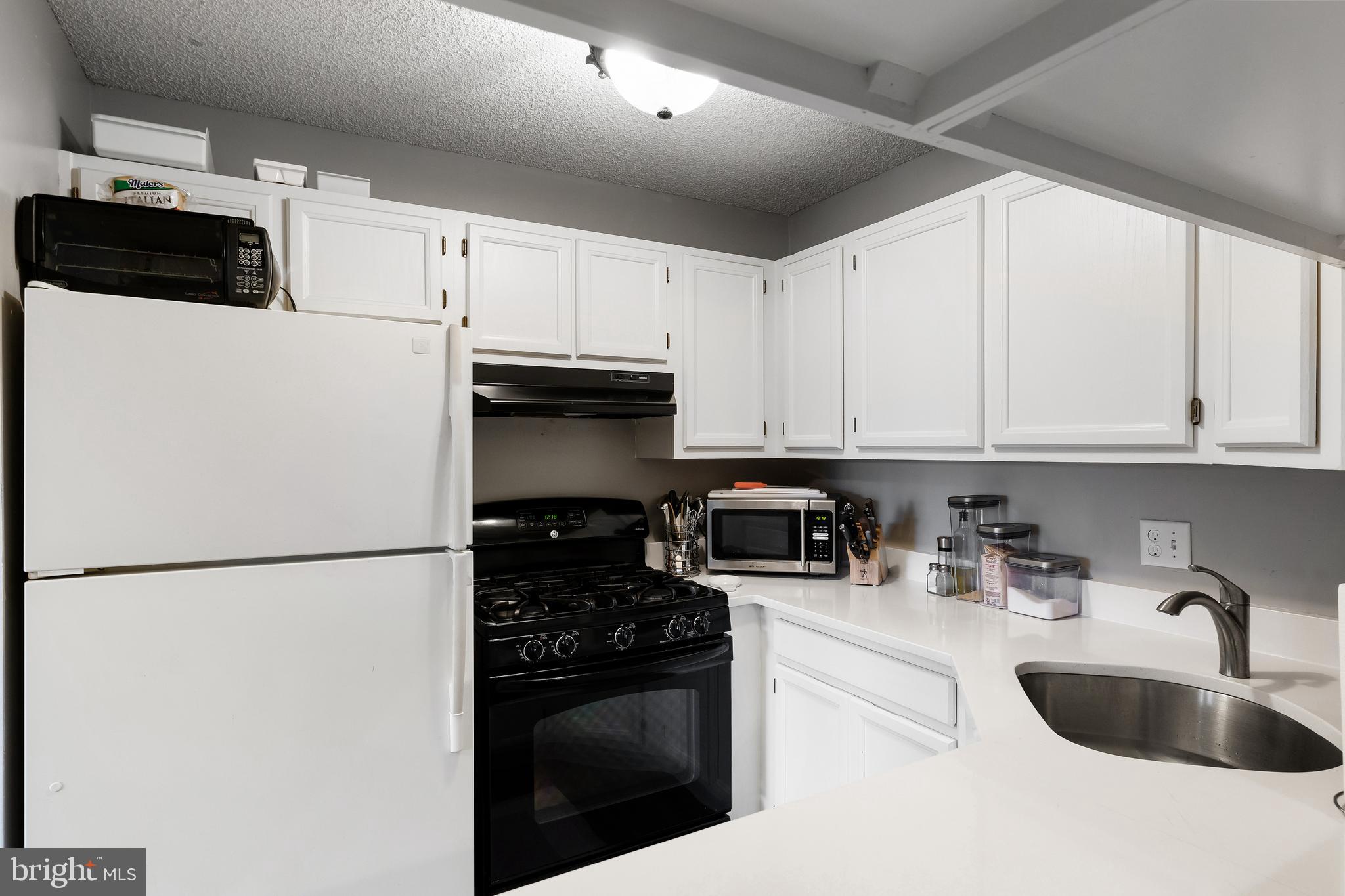 4913C Dunbarton Road Mount Laurel, NJ 08054 - Photo 14 of 23 Kitchen