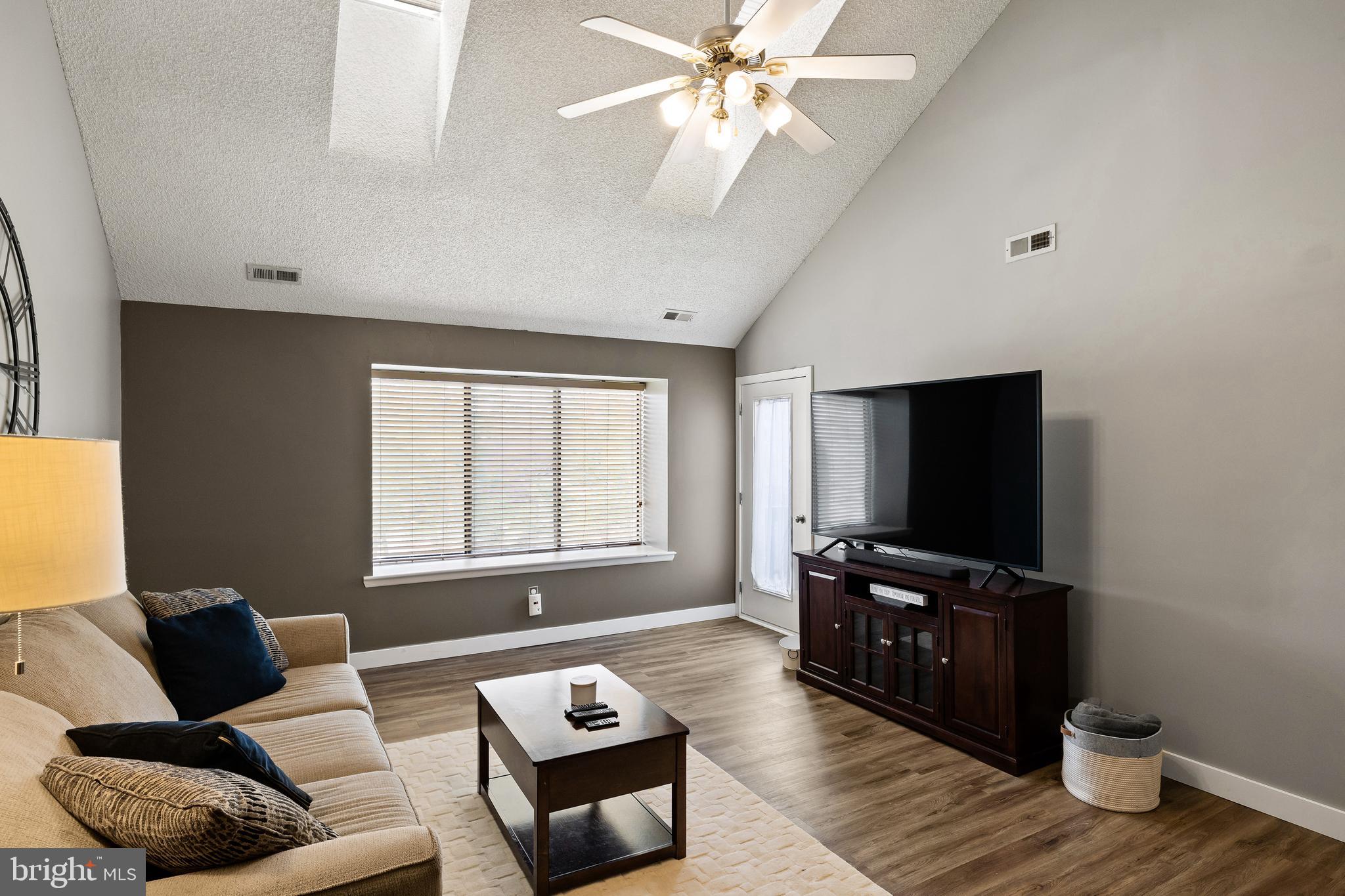 4913C Dunbarton Road Mount Laurel, NJ 08054 - Photo 5 of 23 Living Room
