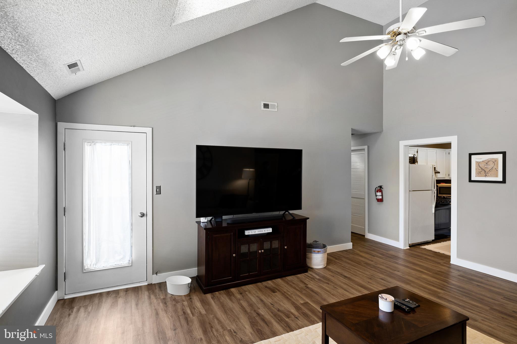 4913C Dunbarton Road Mount Laurel, NJ 08054 - Photo 7 of 23 Living Room