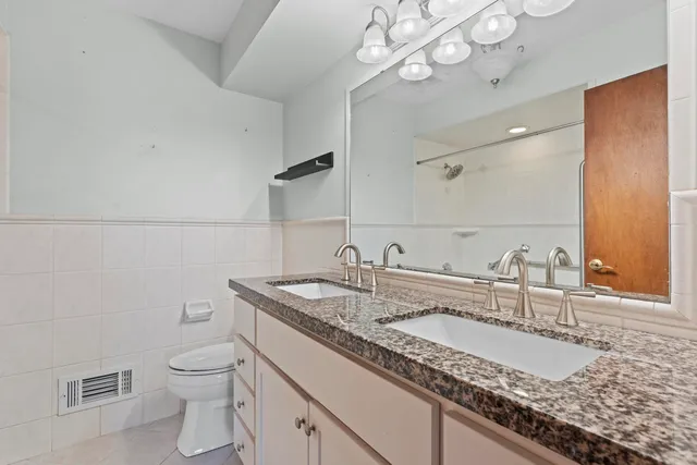 $374,900 | 2808 North Park Drive, Wauwatosa, WI 53222