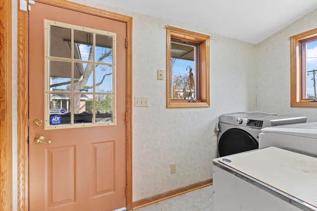 $374,900 | 2808 North Park Drive, Wauwatosa, WI 53222