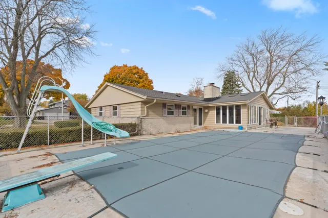 $374,900 | 2808 North Park Drive, Wauwatosa, WI 53222