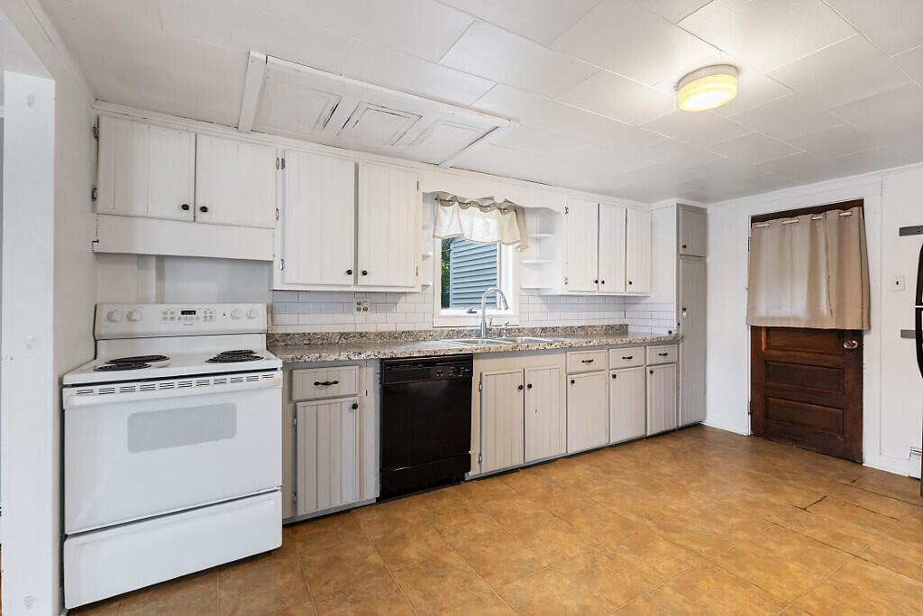 6 Stuart Street Winslow, ME 04901 - Photo 11 of 31 14_BP5A5474_DxO_mls