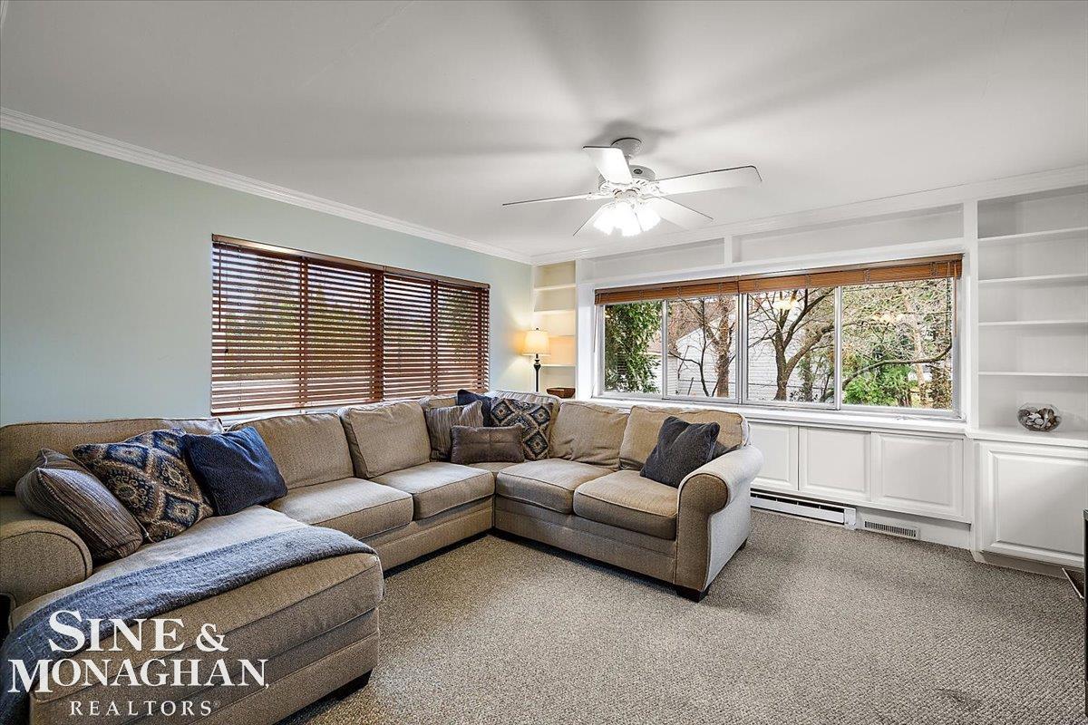 2207 Hawthorne Road Grosse Pointe, MI 48236 - Photo 14 of 42 50170011-f4ef670e-18b6-4ad0-8dfc-e6dfc40eedc0.JPG