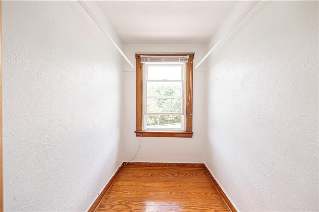 7300 Hutchinson Road Elizabeth, PA 15037 - Photo 27 of 42 Both second floor bedrooms have small walk-in closets.
