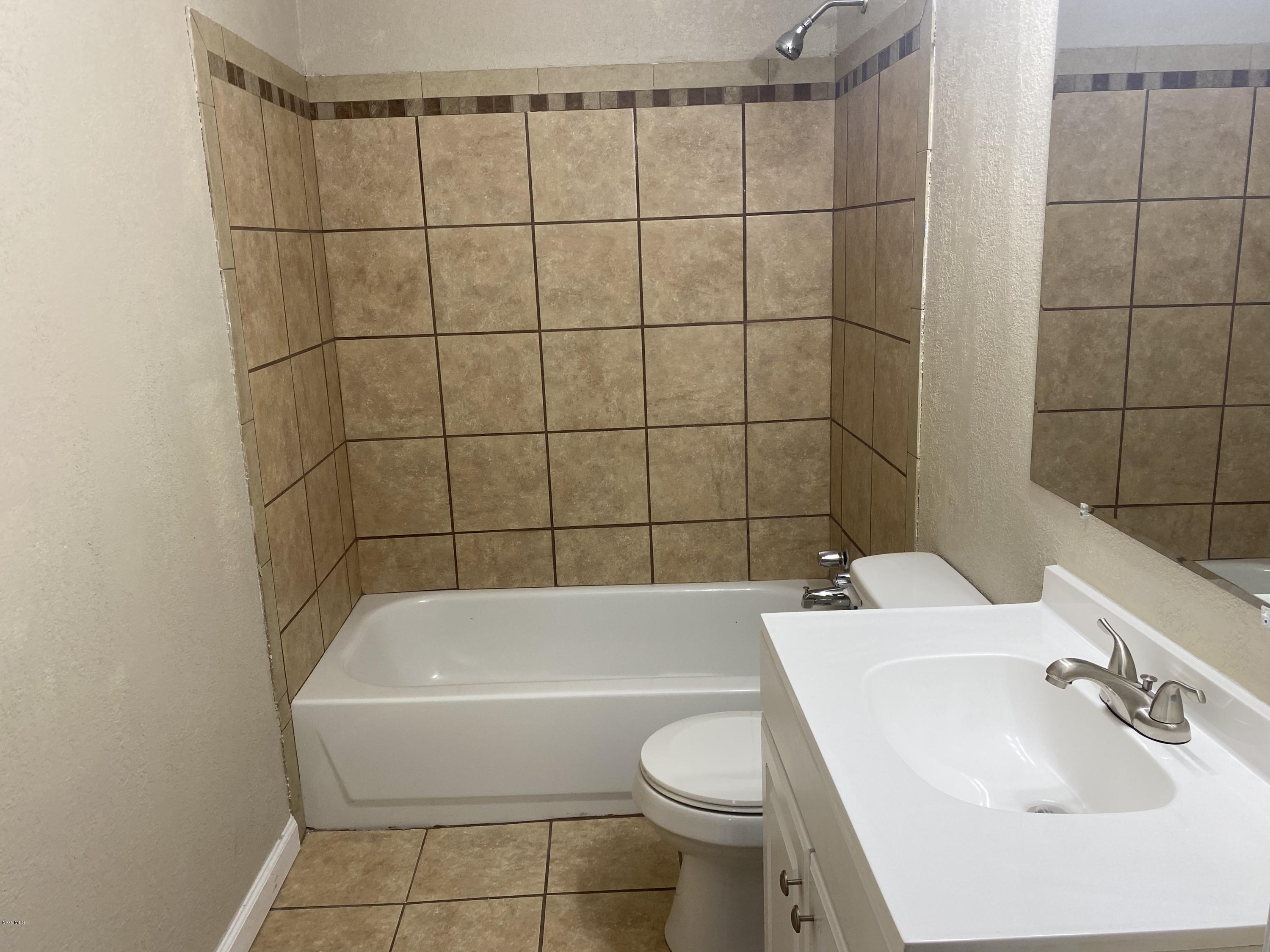 2918 Bellview Avenue Moss Point, MS 39563 - Photo 12 of 21 FBFE9B02-83B9-4E43-9D73-958346F0D21B