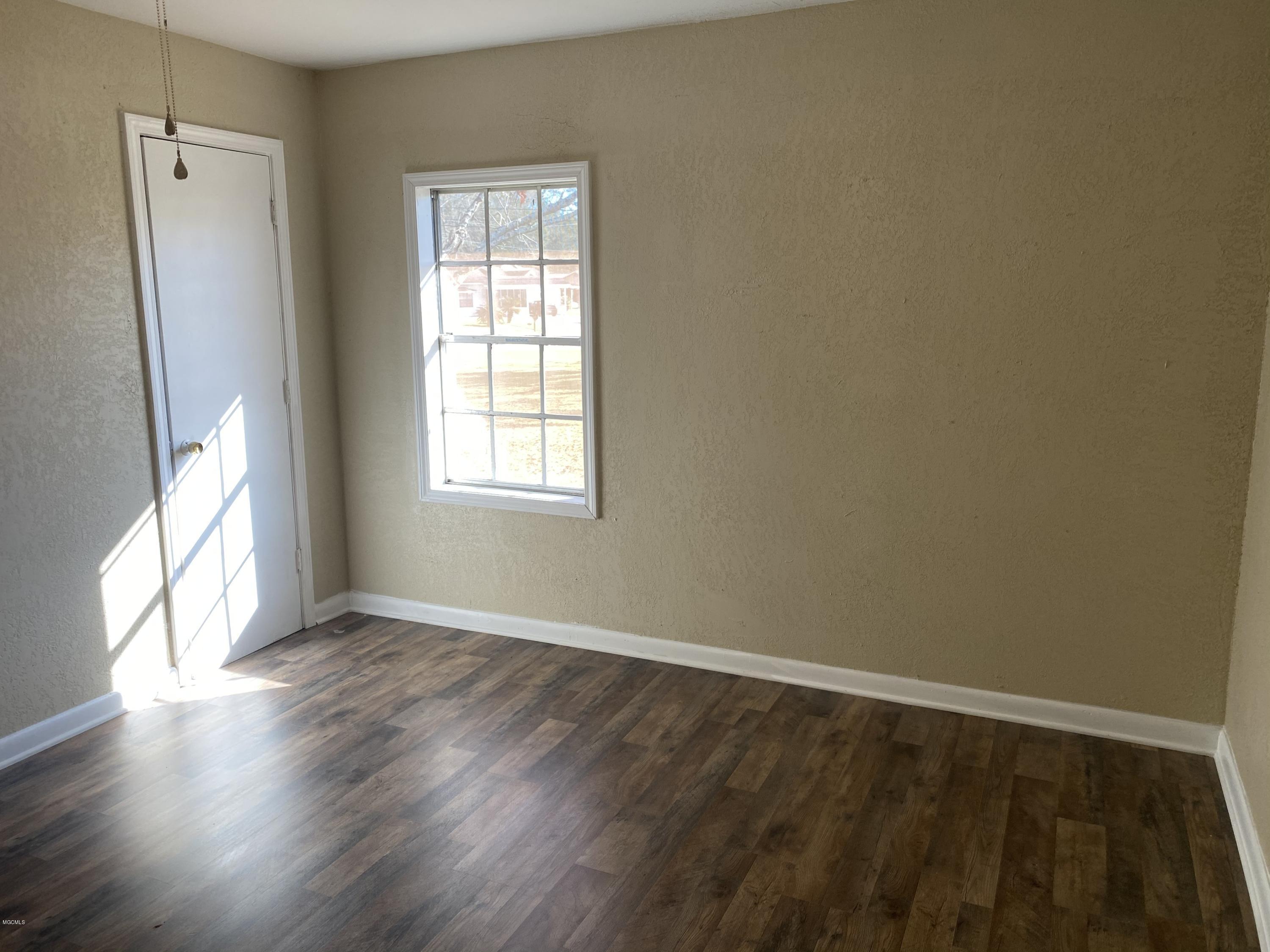 2918 Bellview Avenue Moss Point, MS 39563 - Photo 18 of 21 BDABE7F3-5352-46B3-B79D-0DC3BE5D422F