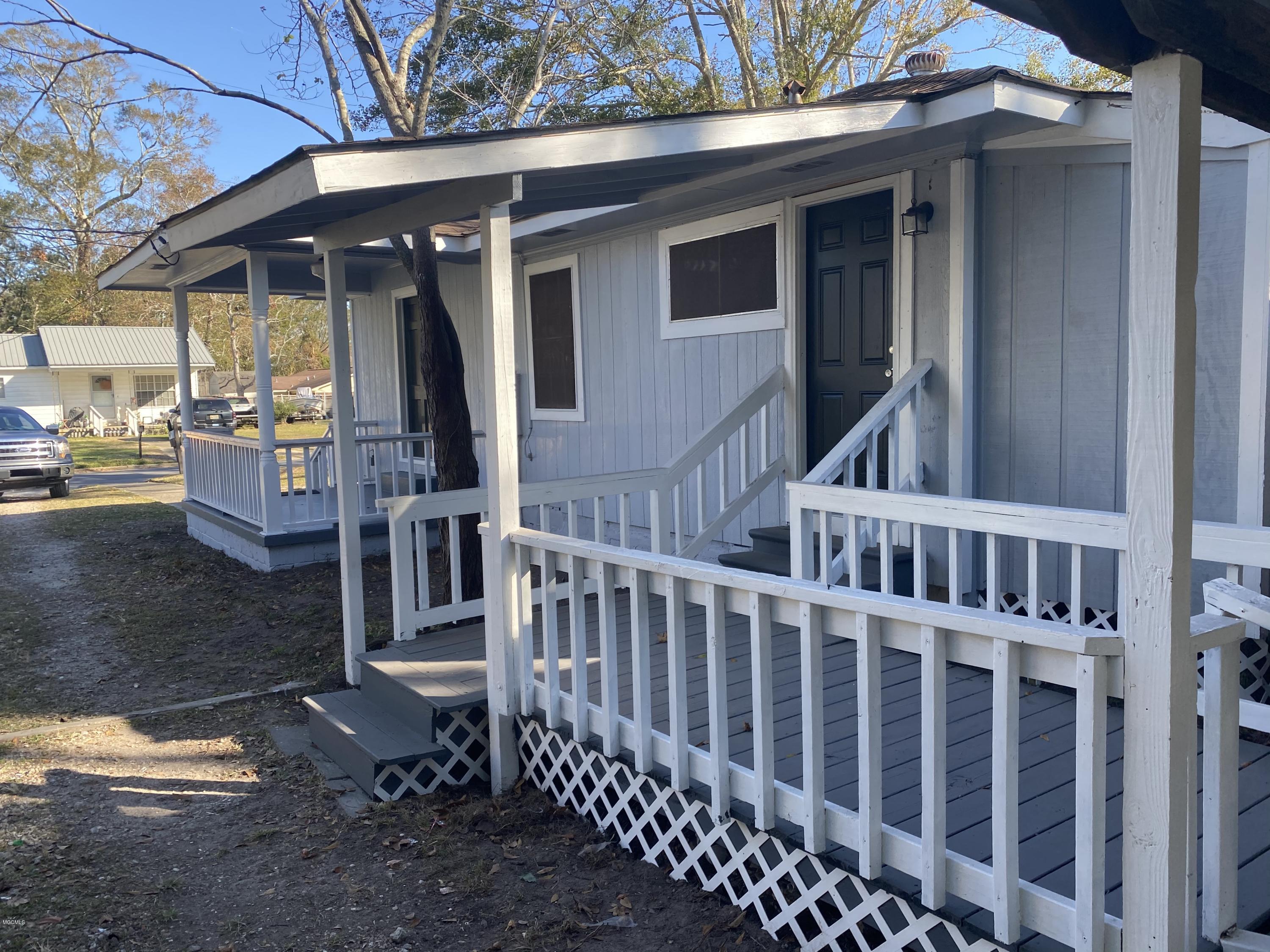 2918 Bellview Avenue Moss Point, MS 39563 - Photo 3 of 21 57FF518C-3874-48B6-8274-ECAC82E061BB