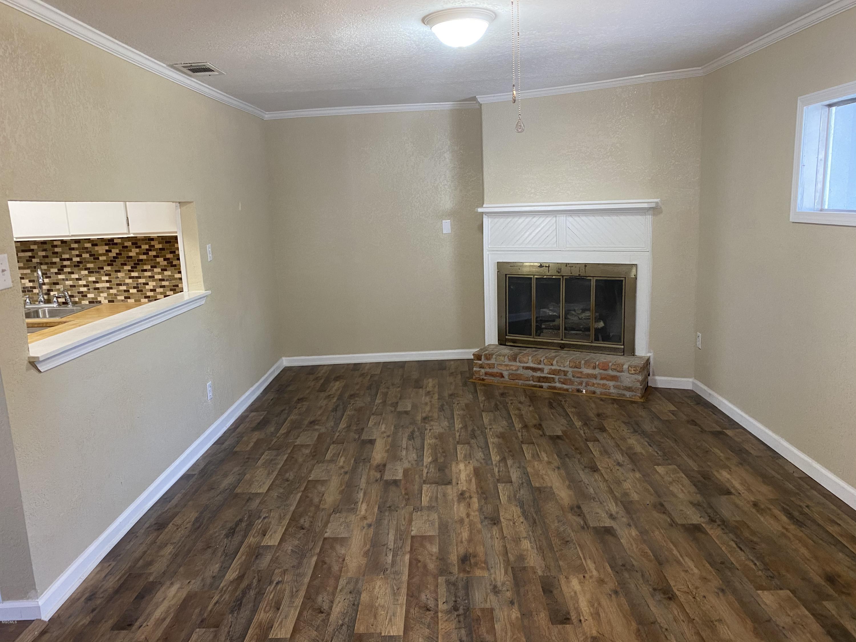 2918 Bellview Avenue Moss Point, MS 39563 - Photo 8 of 21 459ED920-643E-482A-8799-D412C5425983