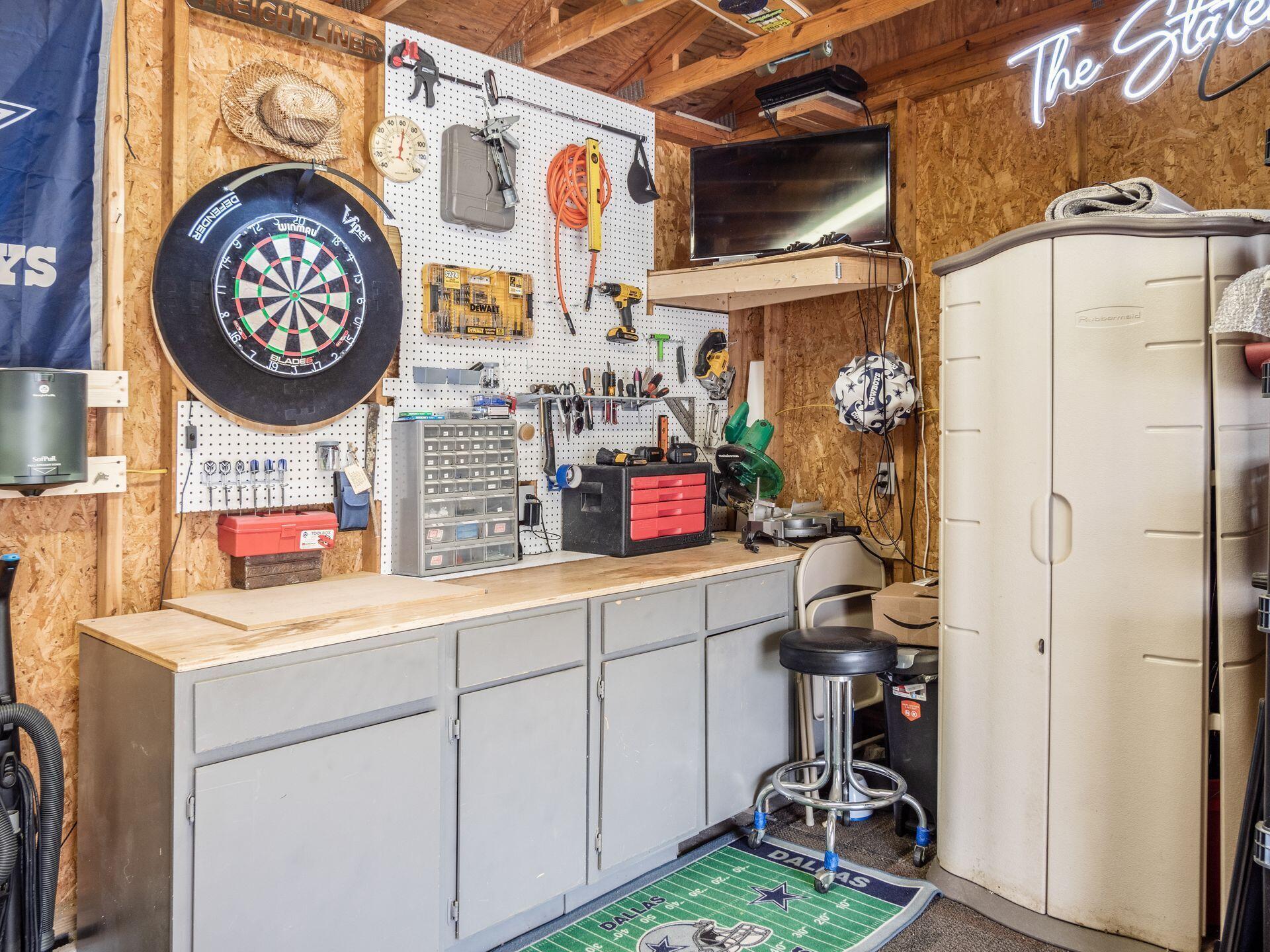 212 Deerfield Road Columbus, OH 43228 - Photo 30 of 47 Garage/Man Cave
