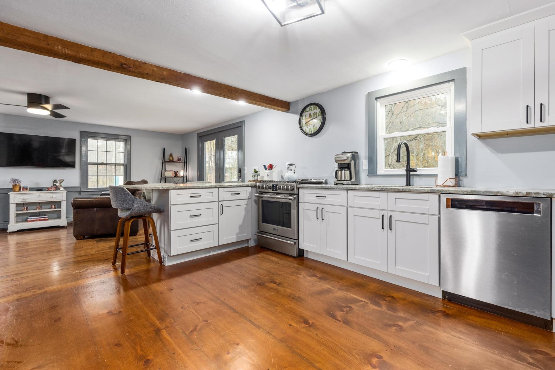 228 S Road Brentwood, NH 03833 - Photo 3 of 40