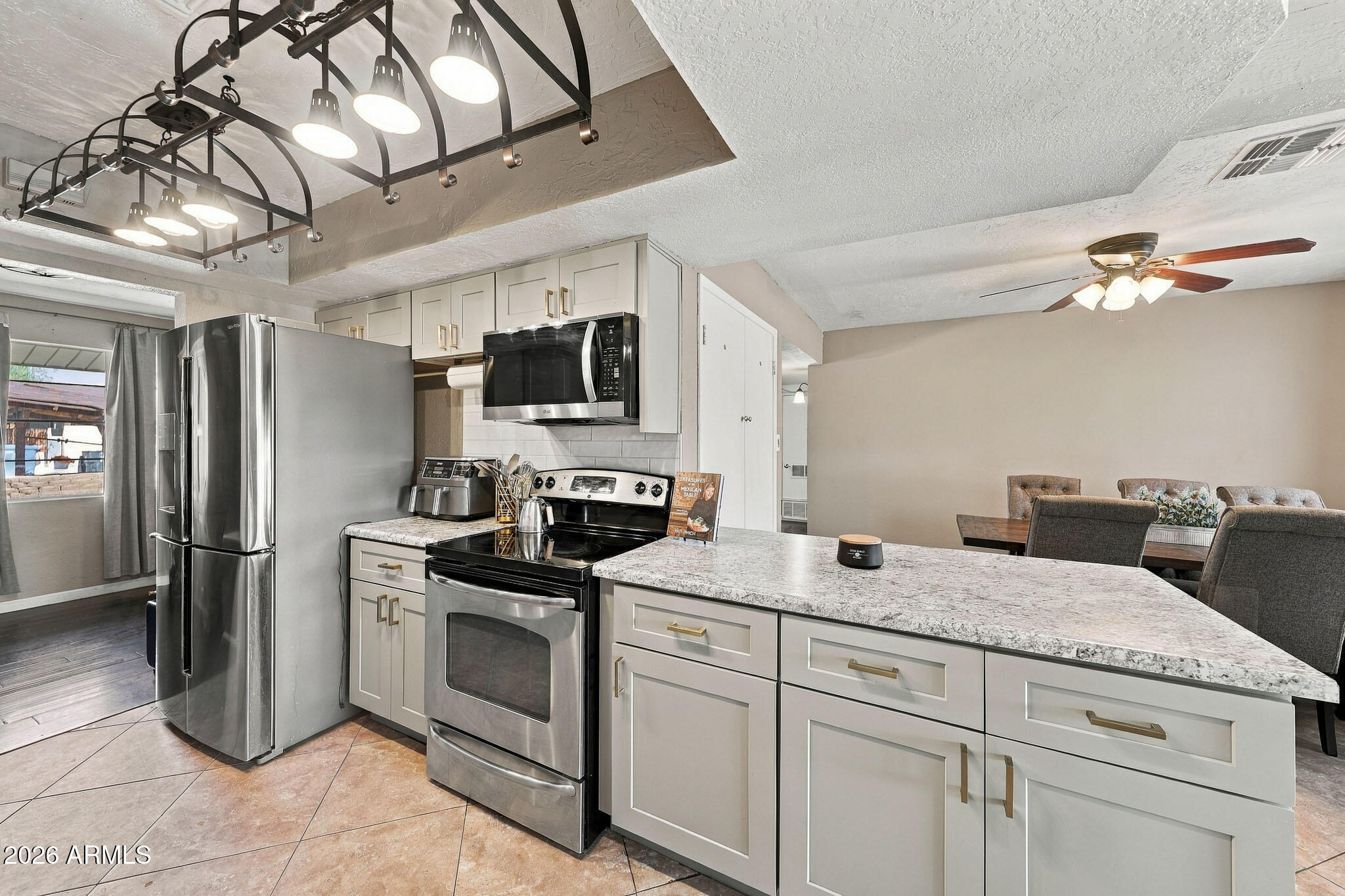 2809 West Lawrence Road Phoenix, AZ 85017 - Photo 18 of 37 Kitchen