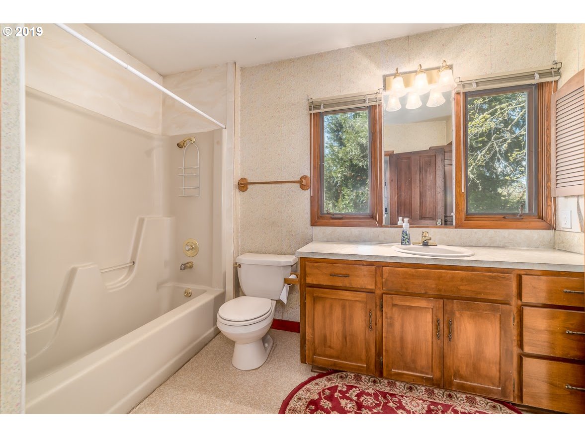 8745 Thurston Road Springfield, OR 97478 - Photo 19 of 31 Gallery Image 19