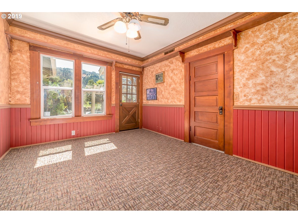 8745 Thurston Road Springfield, OR 97478 - Photo 9 of 31 Gallery Image 9