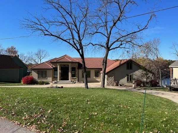 $2,750,000 | 7810 Northwest Scenic Drive, Weatherby Lake, MO 64152