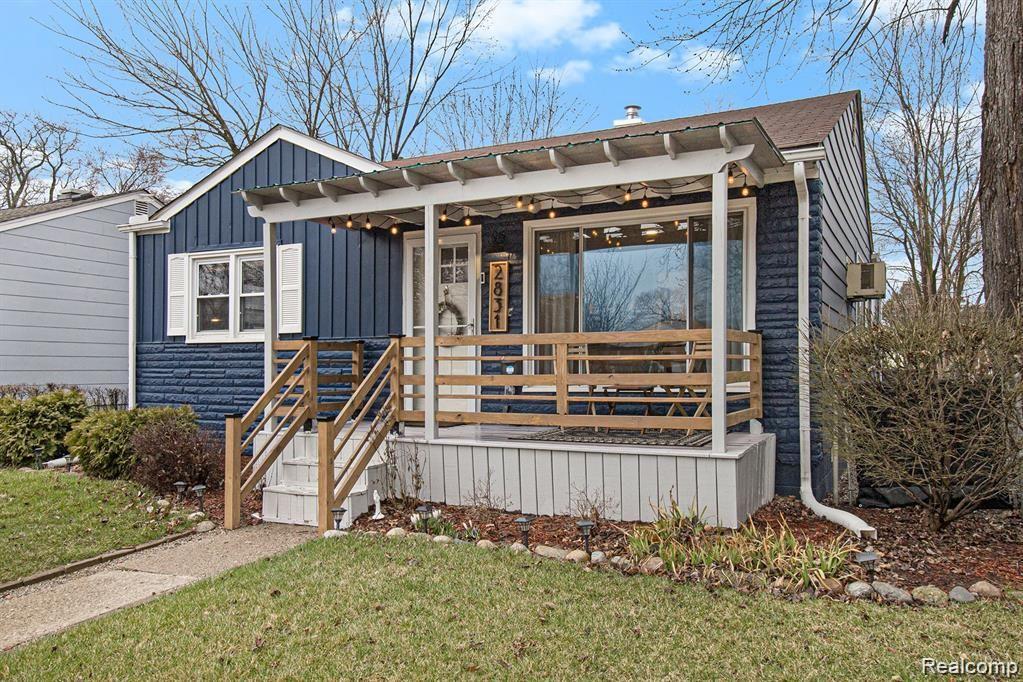 2831 Inman Street Ferndale, MI 48220 - Photo 3 of 29 IMG_3251.jpg