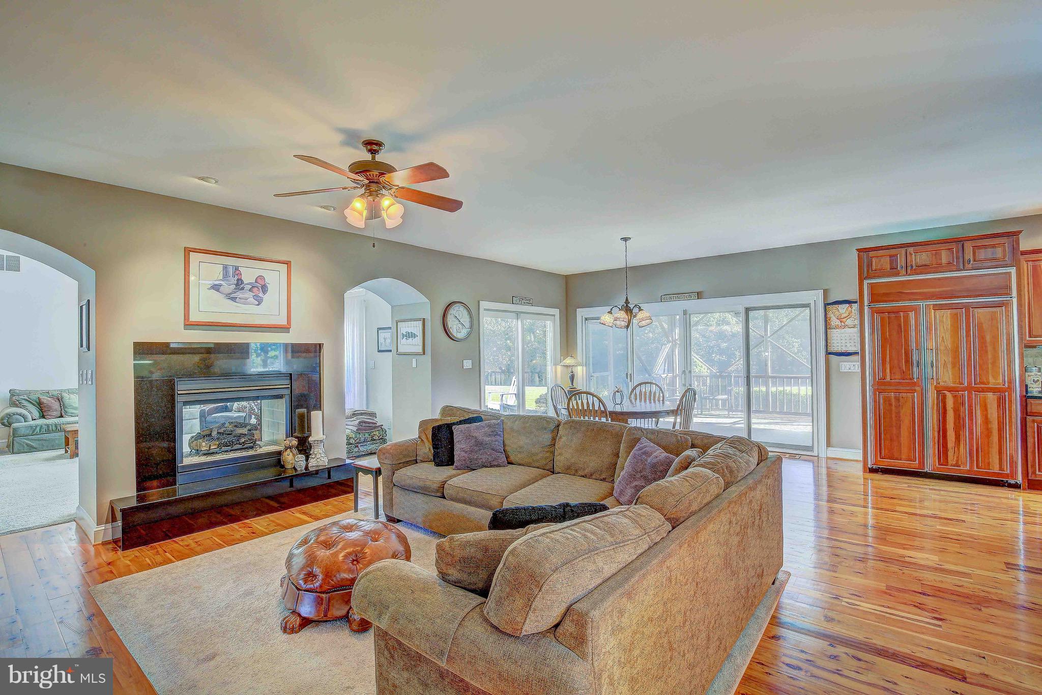 2025 Potts Point Road Huntingtown, MD 20639 - Photo 16 of 53 Living Room