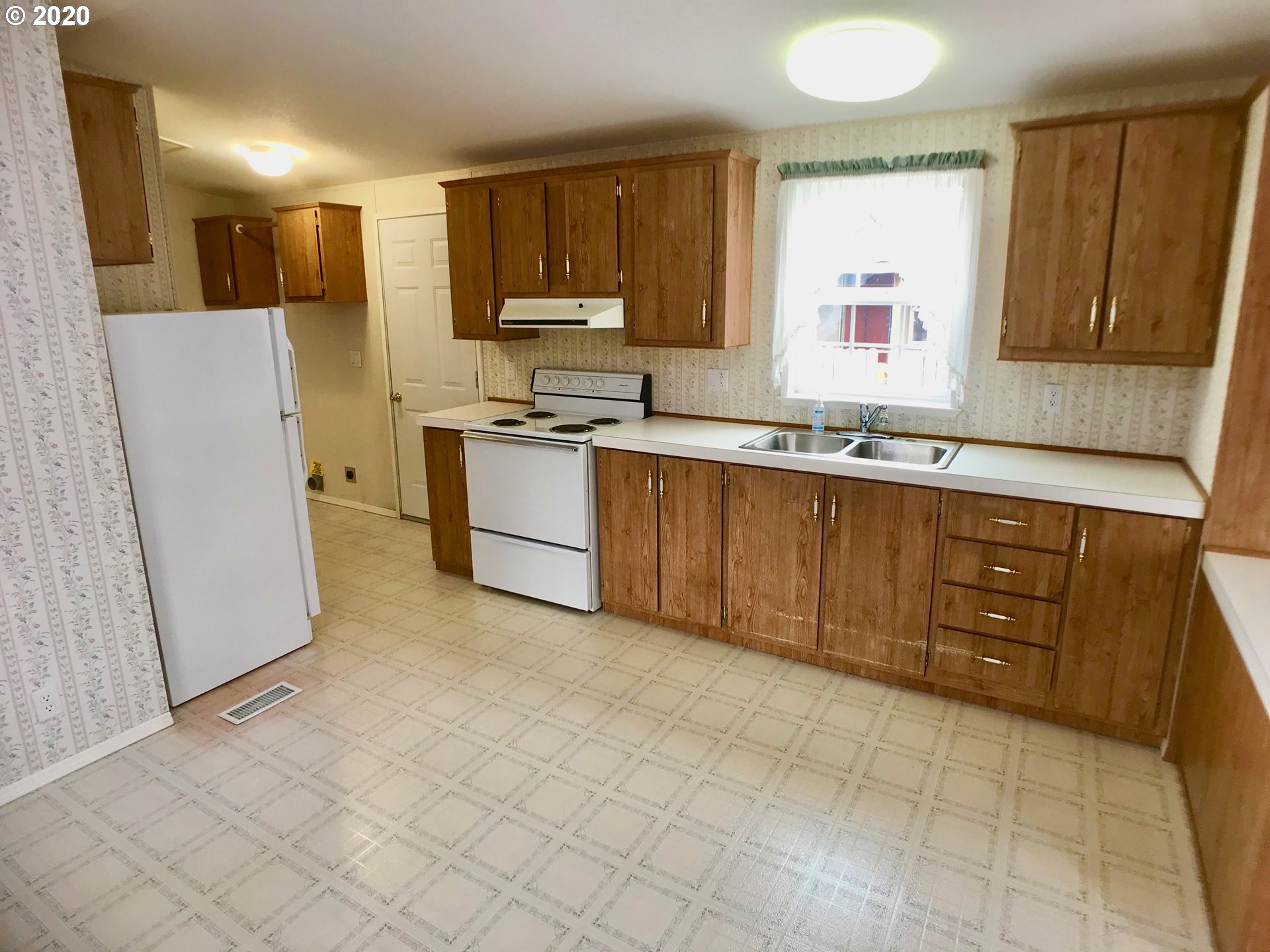 4973 Morely Loop Eugene, OR 97402 - Photo 12 of 19 Gallery Image 12