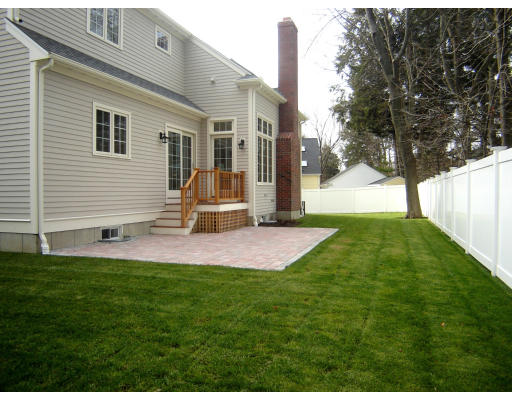 18 Pilgrim Road Wellesley, MA 02481 - Photo 16 of 16