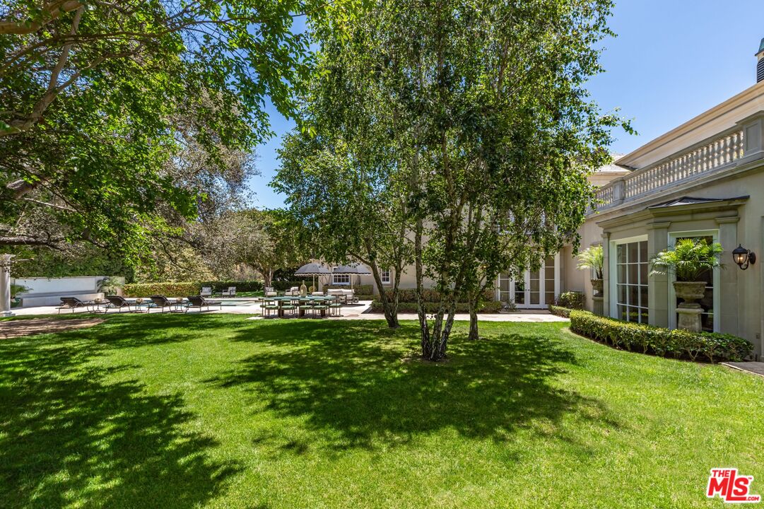10911 Chalon Road Los Angeles, CA 90077 - Photo 14 of 43