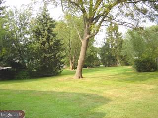 3097 Sterling Road Broomall, PA 19008 - Photo 2 of 6