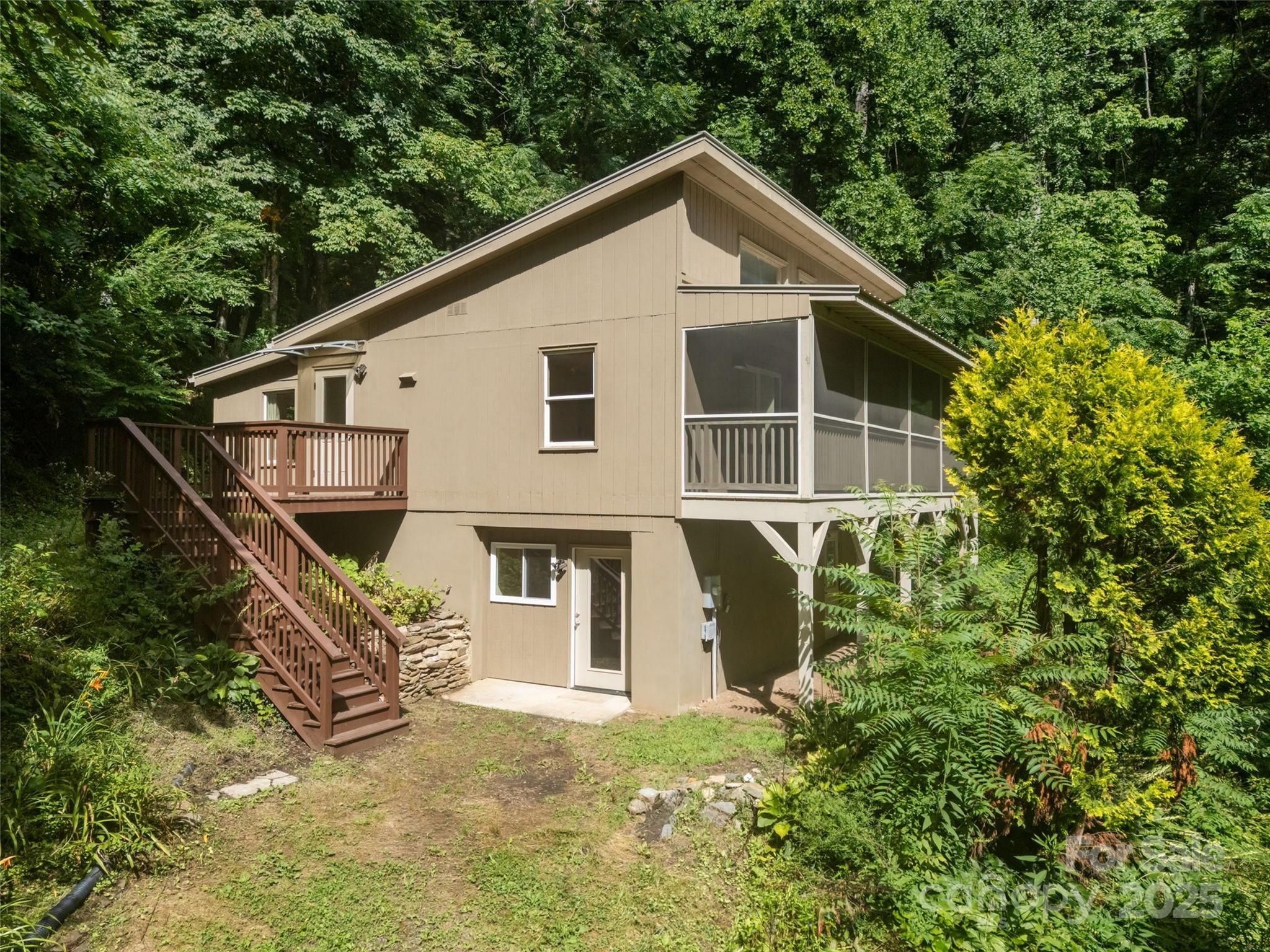 127 Franklin Road Swannanoa, NC 28778 - Photo 12 of 41 Gallery Image 12