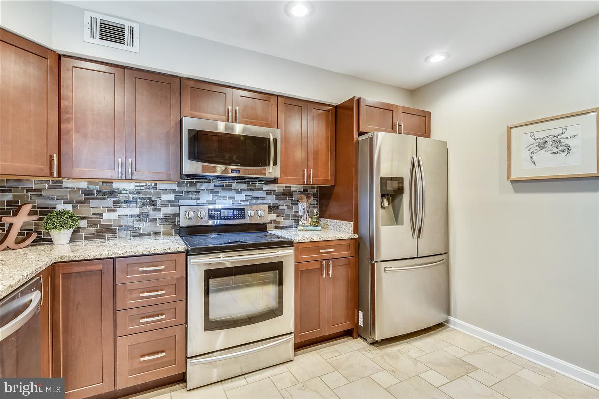 2220 Springwood Drive, Unit 102B Reston, VA 20191 - Photo 6 of 24 Kitchen