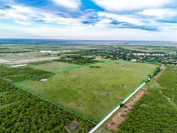 $399,000 | 508 West Hugo Street, Petrolia, TX 76377