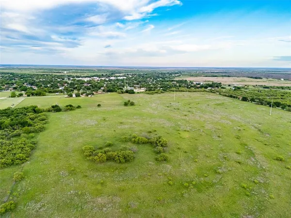 $399,000 | 508 West Hugo Street, Petrolia, TX 76377