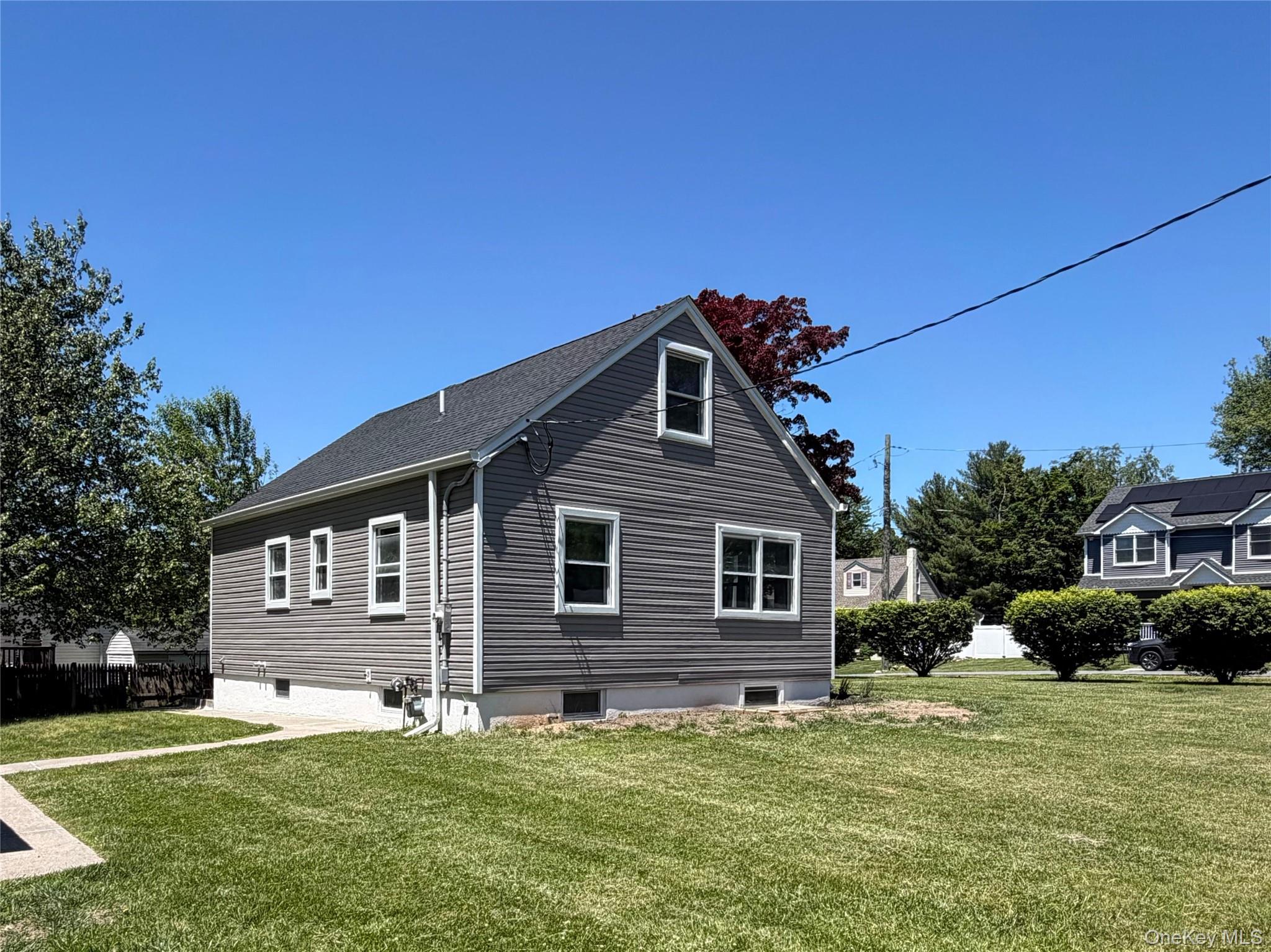 28 Quaspeak Road Congers, NY 10920 - Photo 3 of 23