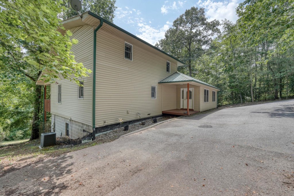 1102 Gibbs Road Blairsville, GA 30512 - Photo 6 of 67 Gallery Image 6