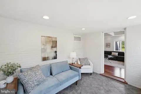 $1,150,000 | 414 Skyhill Road, Alexandria, VA 22314