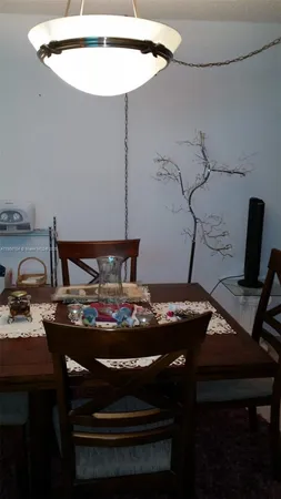 a view of a work space with furniture