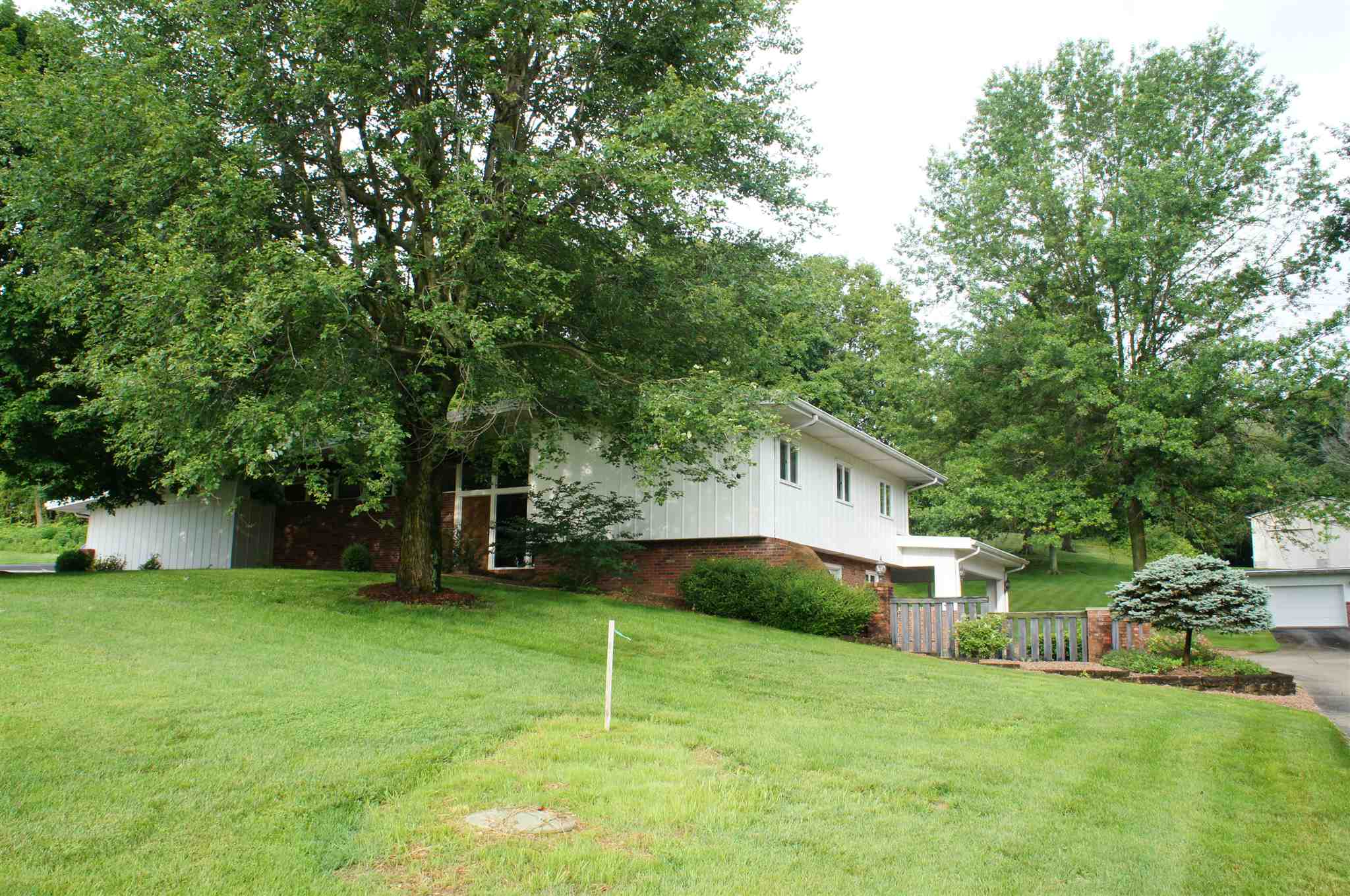 1684 East Hill Road Jasper, IN 47546 - Photo 1 of 33