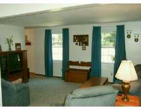 336 Meadowbrook Road Level Green, PA 15085 - Photo 4 of 8 Living Room.