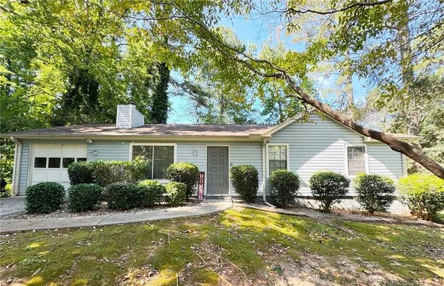 $1,950 | 2945 Sawgrass Trail Southwest, Lilburn, GA 30047