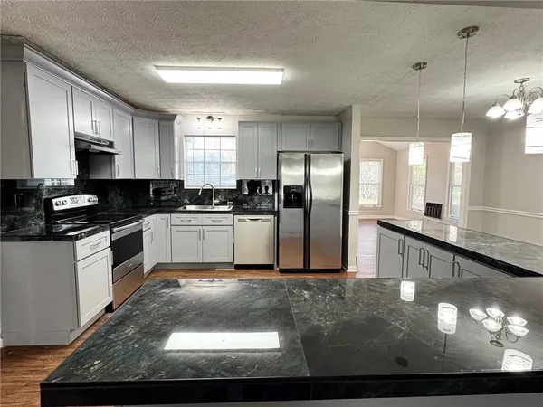 $2,100 | 2945 Sawgrass Trail Southwest, Lilburn, GA 30047