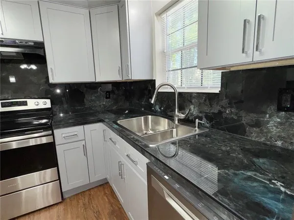 $2,100 | 2945 Sawgrass Trail Southwest, Lilburn, GA 30047