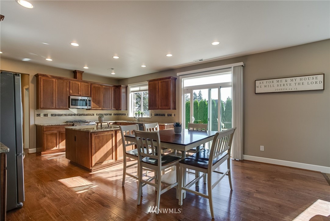 10219 Southeast 190th Street Renton, WA 98055 - Photo 5 of 25
